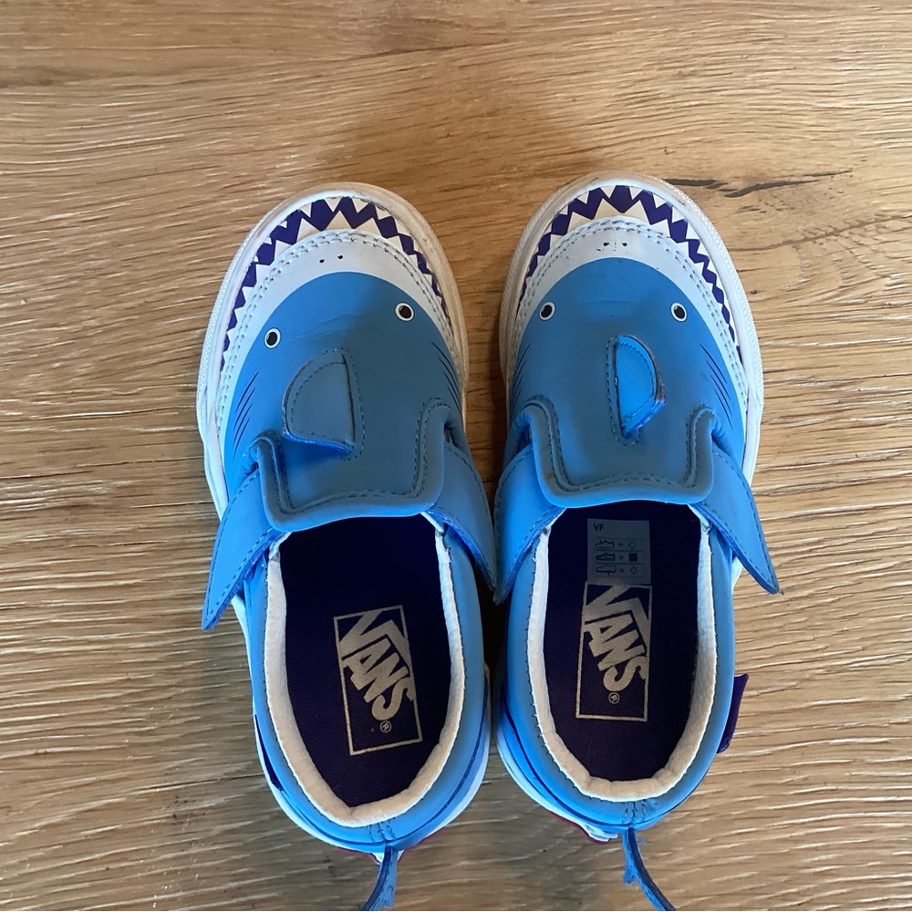 Shark vans toddler